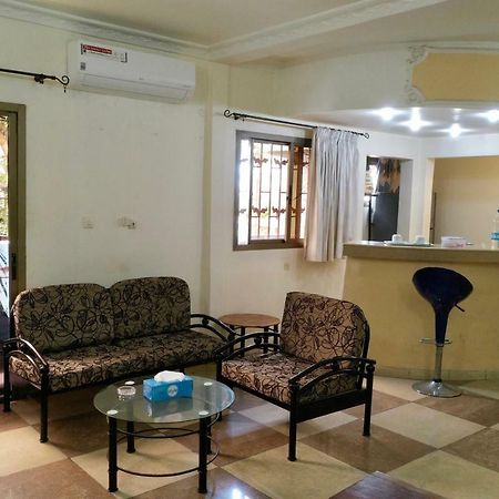 Petit Motel Beijing Abidjan Ngoại thất bức ảnh