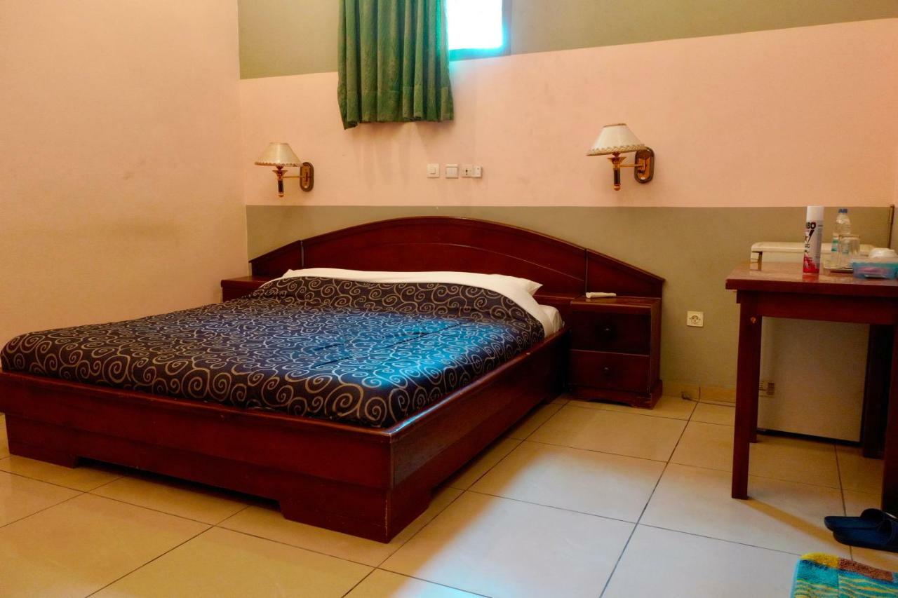 Petit Motel Beijing Abidjan Ngoại thất bức ảnh