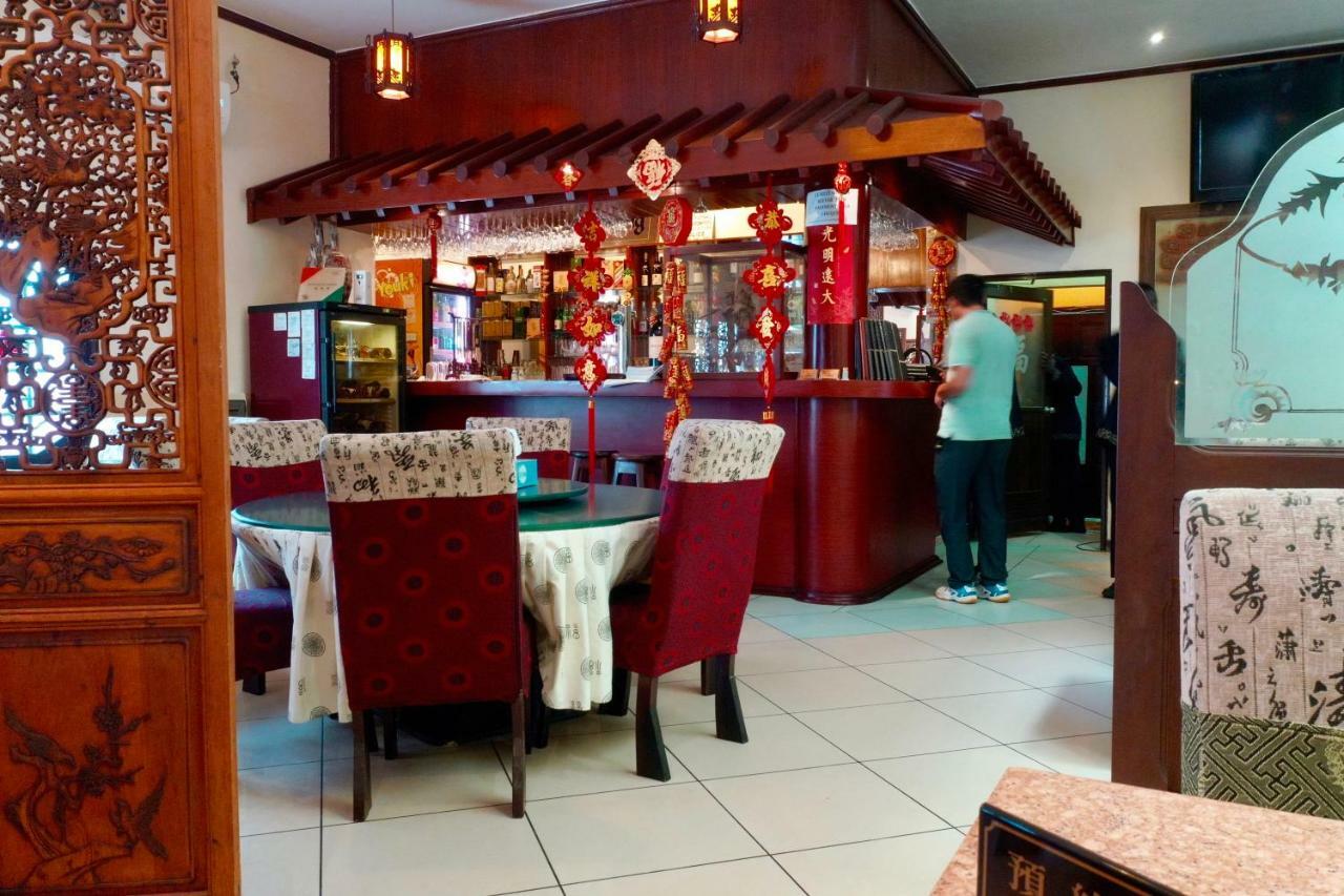Petit Motel Beijing Abidjan Ngoại thất bức ảnh