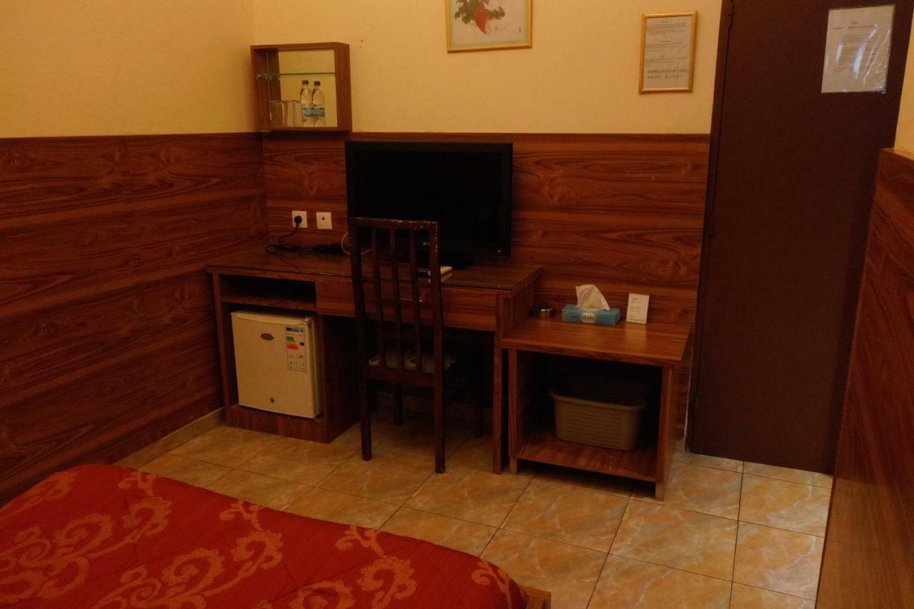 Petit Motel Beijing Abidjan Ngoại thất bức ảnh