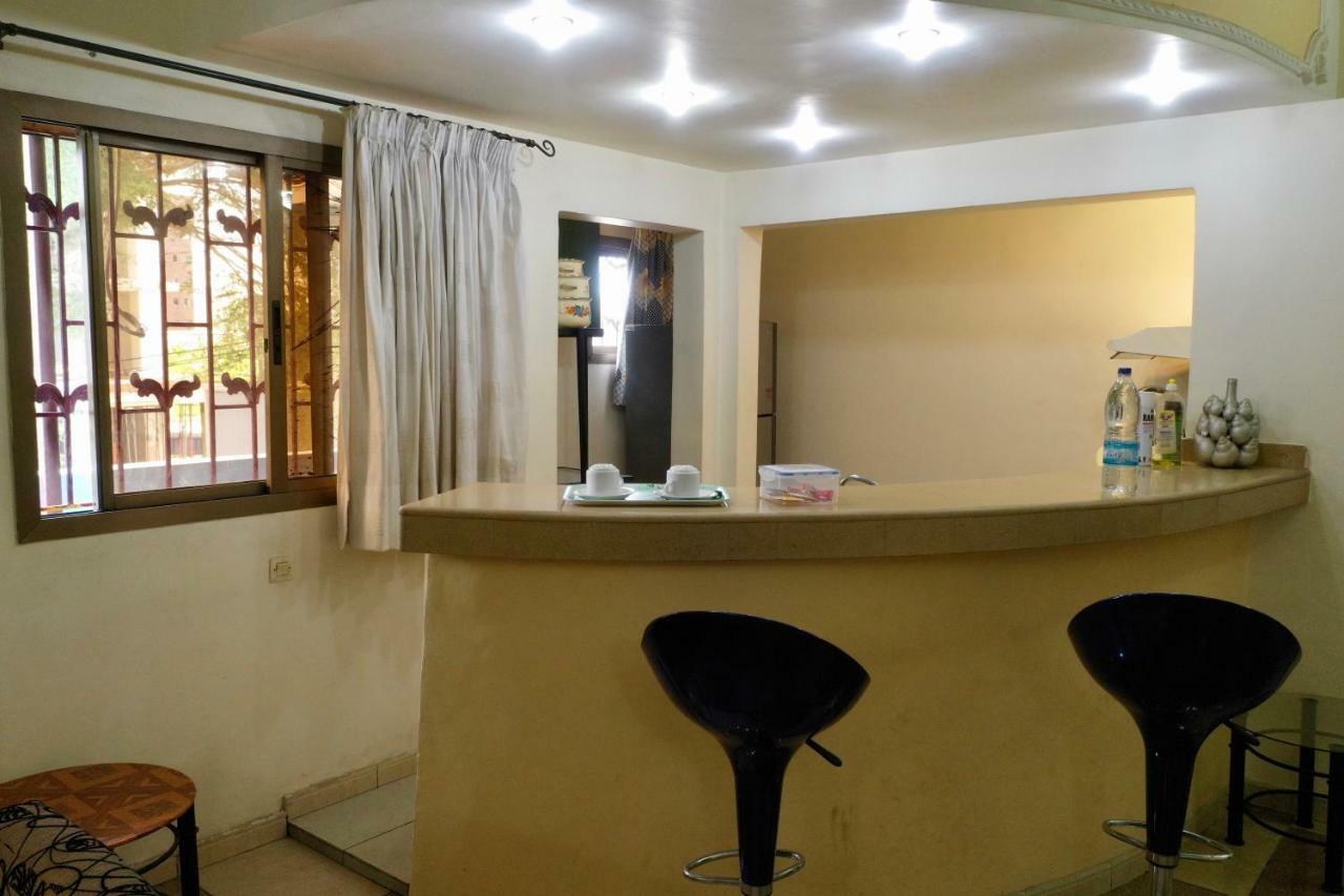 Petit Motel Beijing Abidjan Ngoại thất bức ảnh